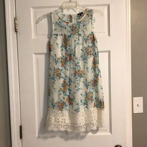 Floral shift dress with lace hem NWOT